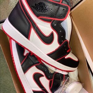 Air Jordan 1 Bloodline